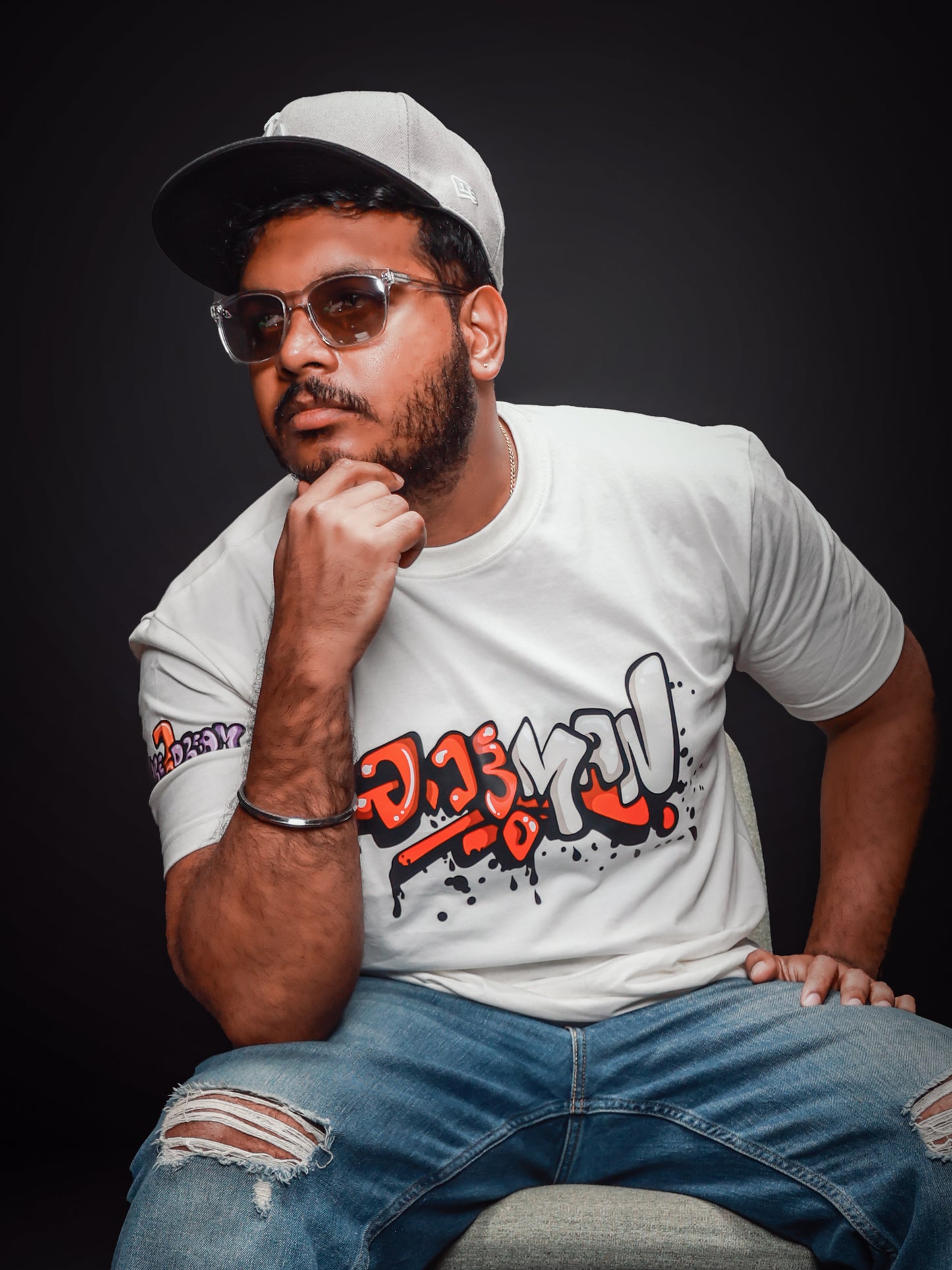 Box fit/Loose fit White Tshirt